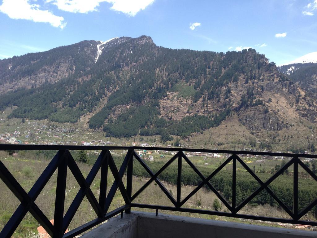 Hotel Ridge View Manāli Exteriör bild