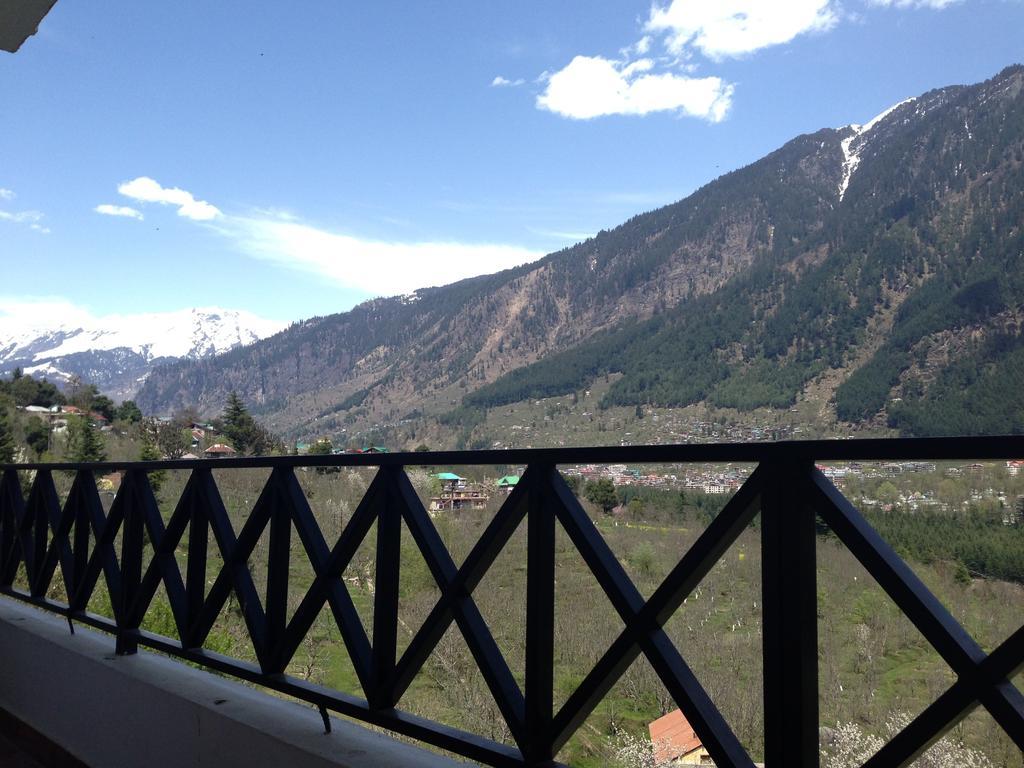 Hotel Ridge View Manāli Exteriör bild