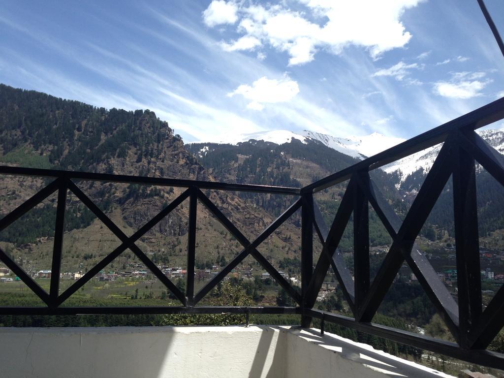 Hotel Ridge View Manāli Exteriör bild