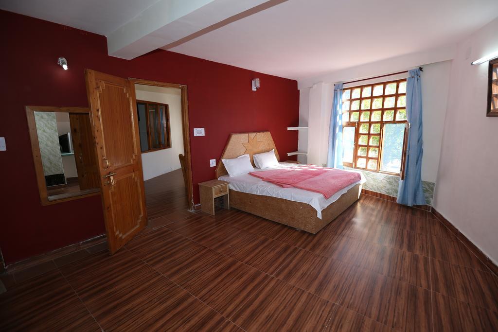 Hotel Ridge View Manāli Rum bild